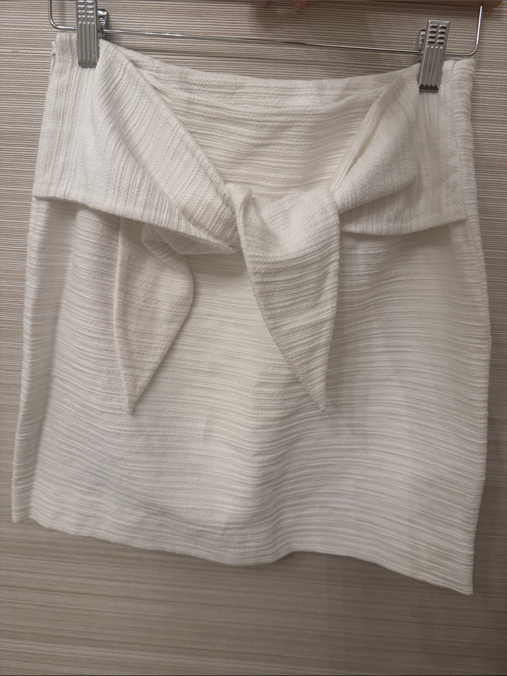 Women’s Cream Textured Tie-Waist Skirt